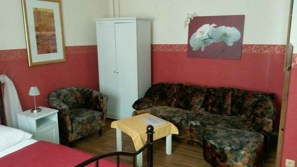 Pension Lucie Πράγα Εξωτερικό φωτογραφία